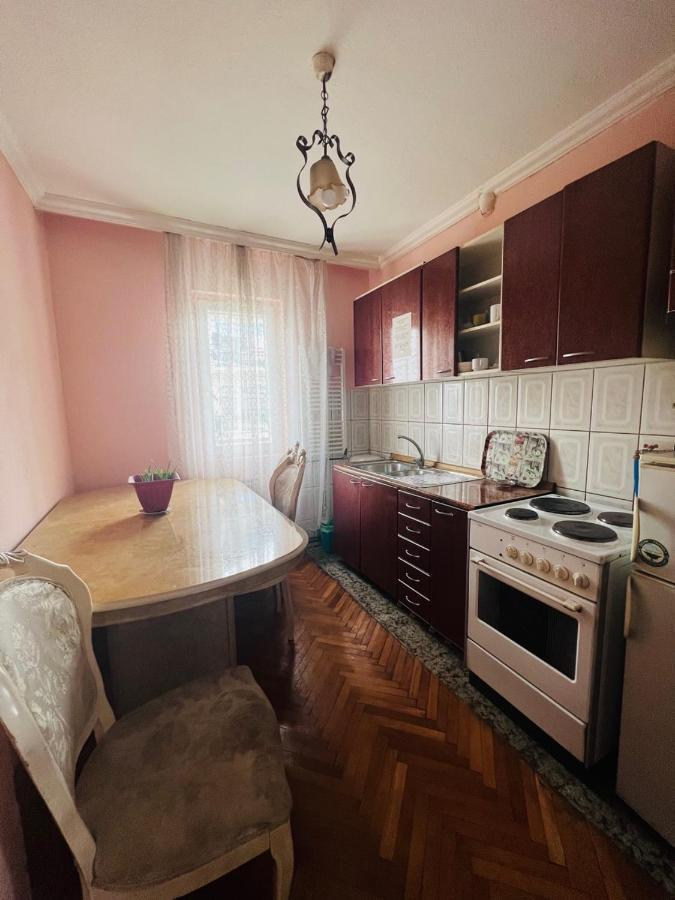 Guest House Velania Пристина Екстериор снимка