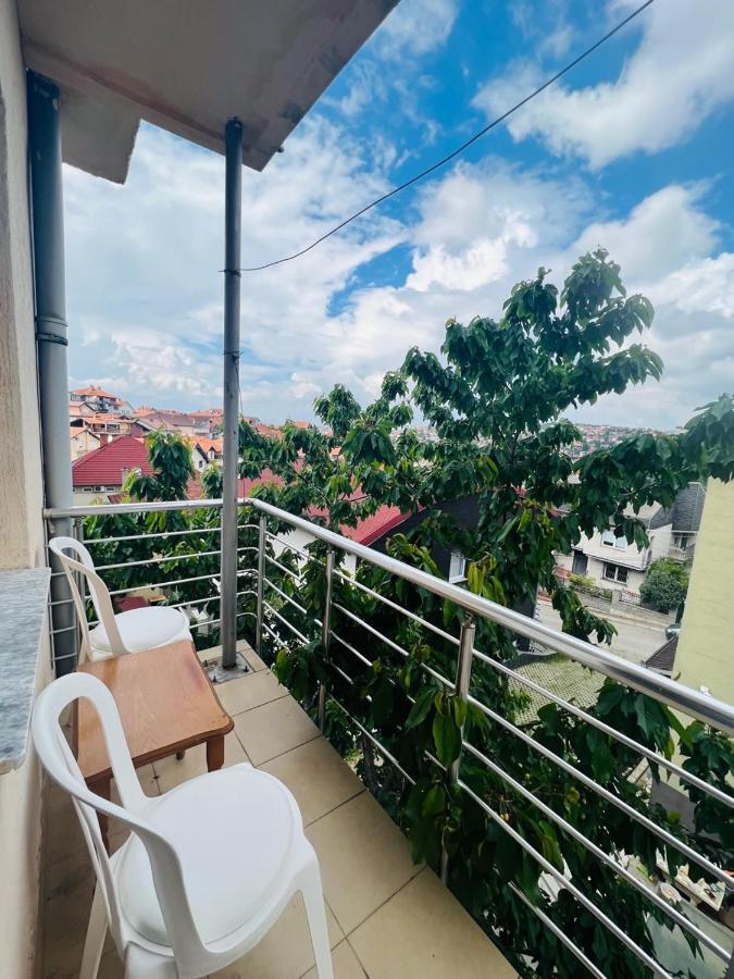 Guest House Velania Пристина Екстериор снимка