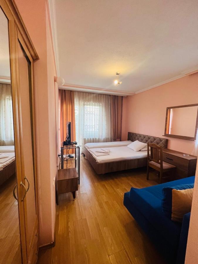 Guest House Velania Пристина Екстериор снимка