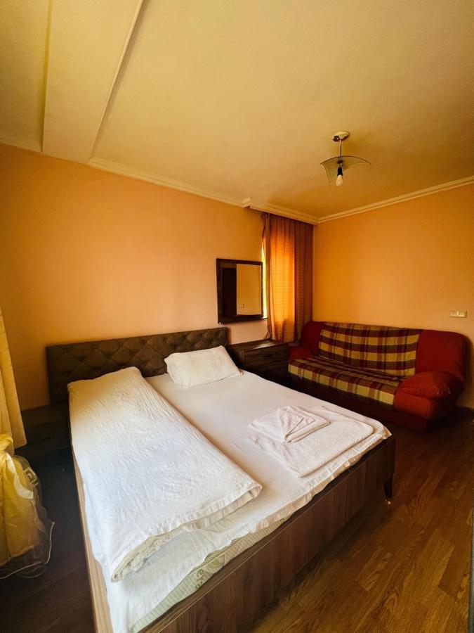 Guest House Velania Пристина Екстериор снимка