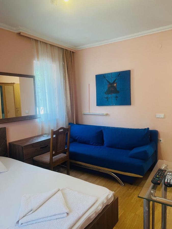 Guest House Velania Пристина Екстериор снимка